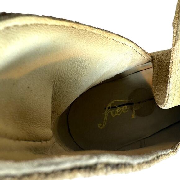 Free‎ People Charm Double V Ankle Boots Camel Suede Size Beige 37.5 US 7 - Picture 11 of 12